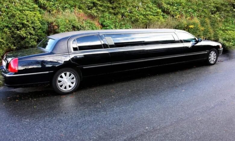 Luxury Limo Service with 24/7 Support and Advanced Amenities